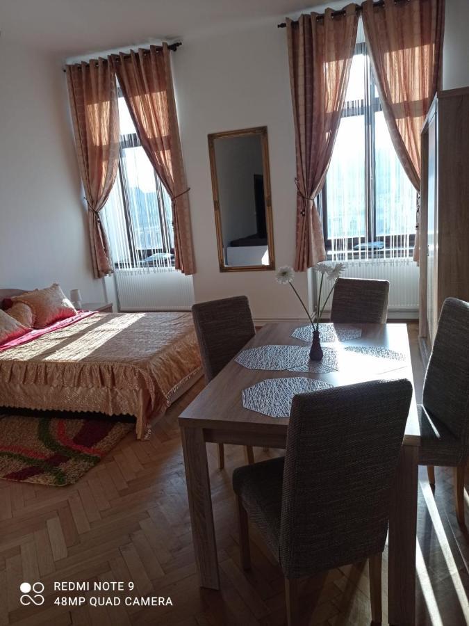 Apartament Piata Sfatului Apartment Brasov Bagian luar foto